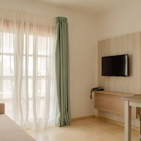 Klayman Olivina ホテル 4*