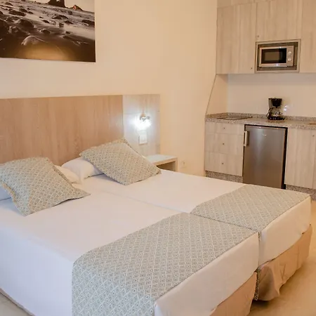 Klayman Olivina 4*
